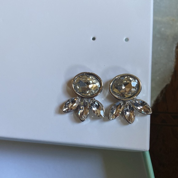 Jewelry - Picture 5 of 6